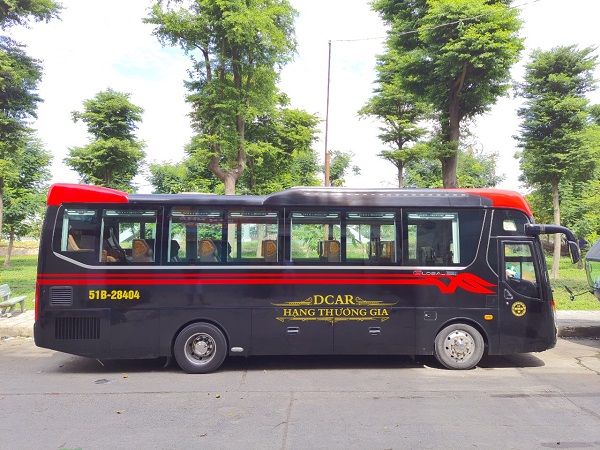Thue Xe Limousine 19 Cho Tai Tphcm 110